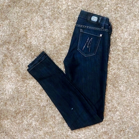 Jeans - Picture 1 of 6